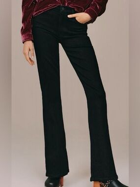 LIL MOTHER Weekender Mid-Rise Flare Jeans. Size 31